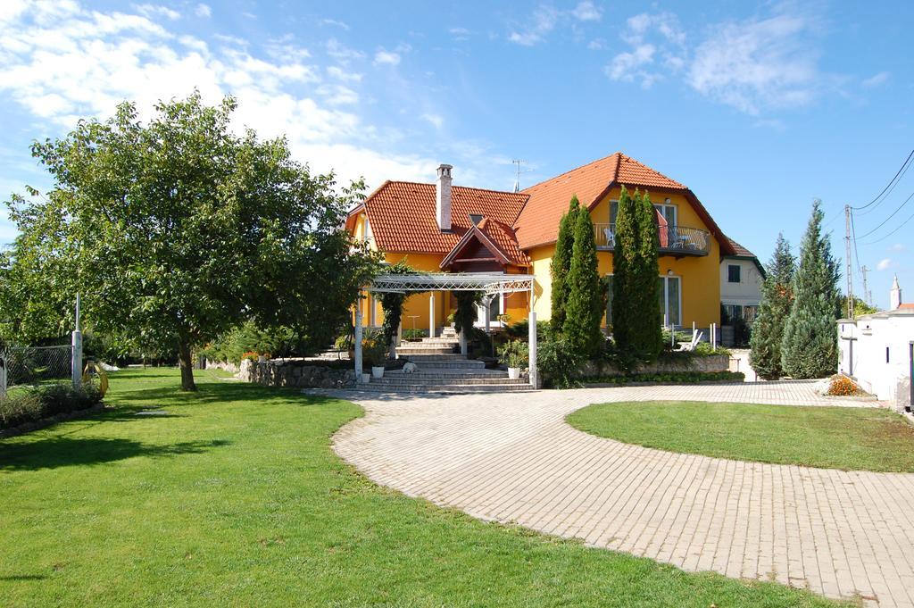 Judit Panzio Gyulakeszi Exterior foto